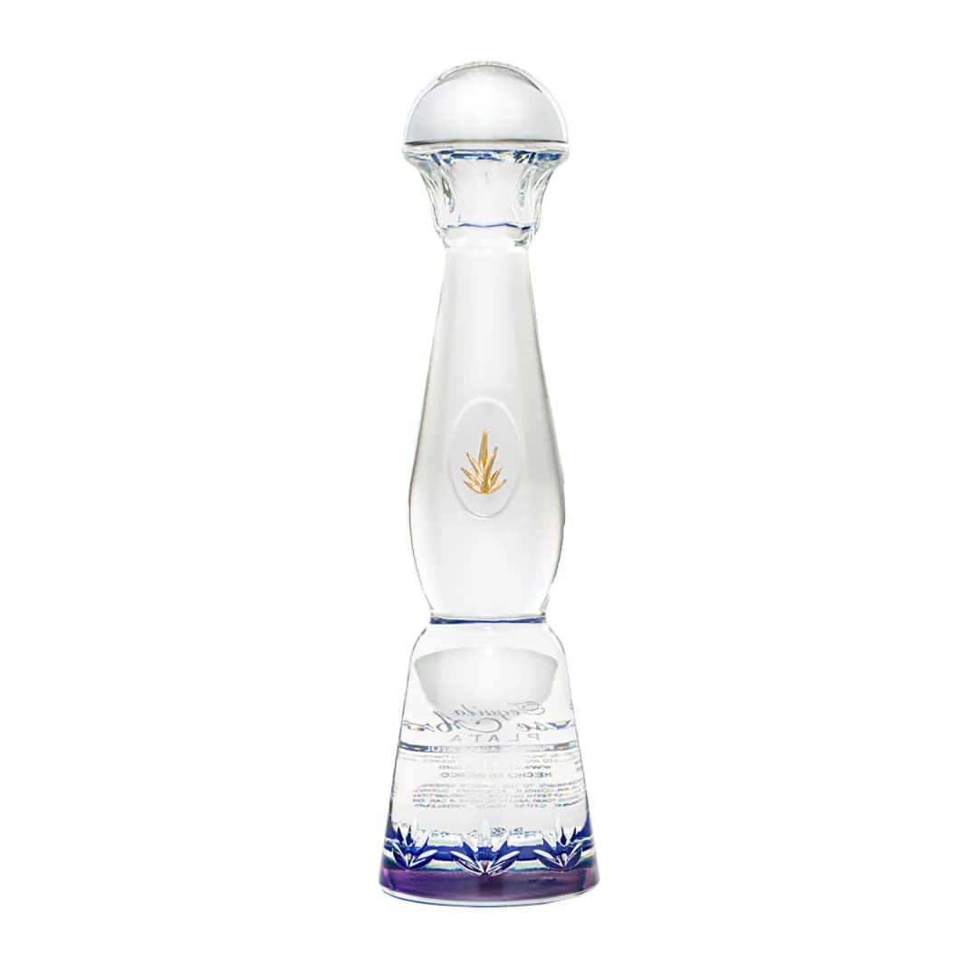 Clase Azul Tequila Plata : The mastery of traditional tequila-making is fully expressed in this pure spirit, a cornerstone of this tequila's distinctive expressions.

