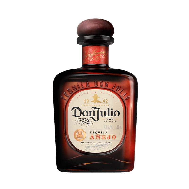 Don Julio Añejo : Aged 18 months in small American oak barrels, offering a rich, complex flavor with balanced notes of agave, wood, and vanilla. Best enjoyed neat or on the rocks.