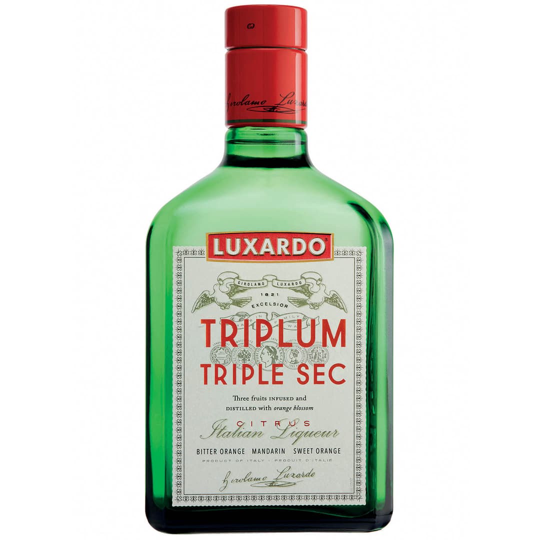Luxardo Triplum : Classic triple sec, faithfully crafted since the early 19th century from the distilled peels of three citrus fruits (curaçao, sweet orange, and mandarin) and aromatic botanicals, resulting in a uniquely refined liqueur.