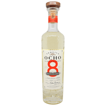 Ocho Reposado : Sourced from agaves from Rancho Tierras Negras and briefly aged in oak barrels, this vintage expression of the brand offers a rich and balanced aromatic profile, fully showcasing the character of the agave and its terroir.