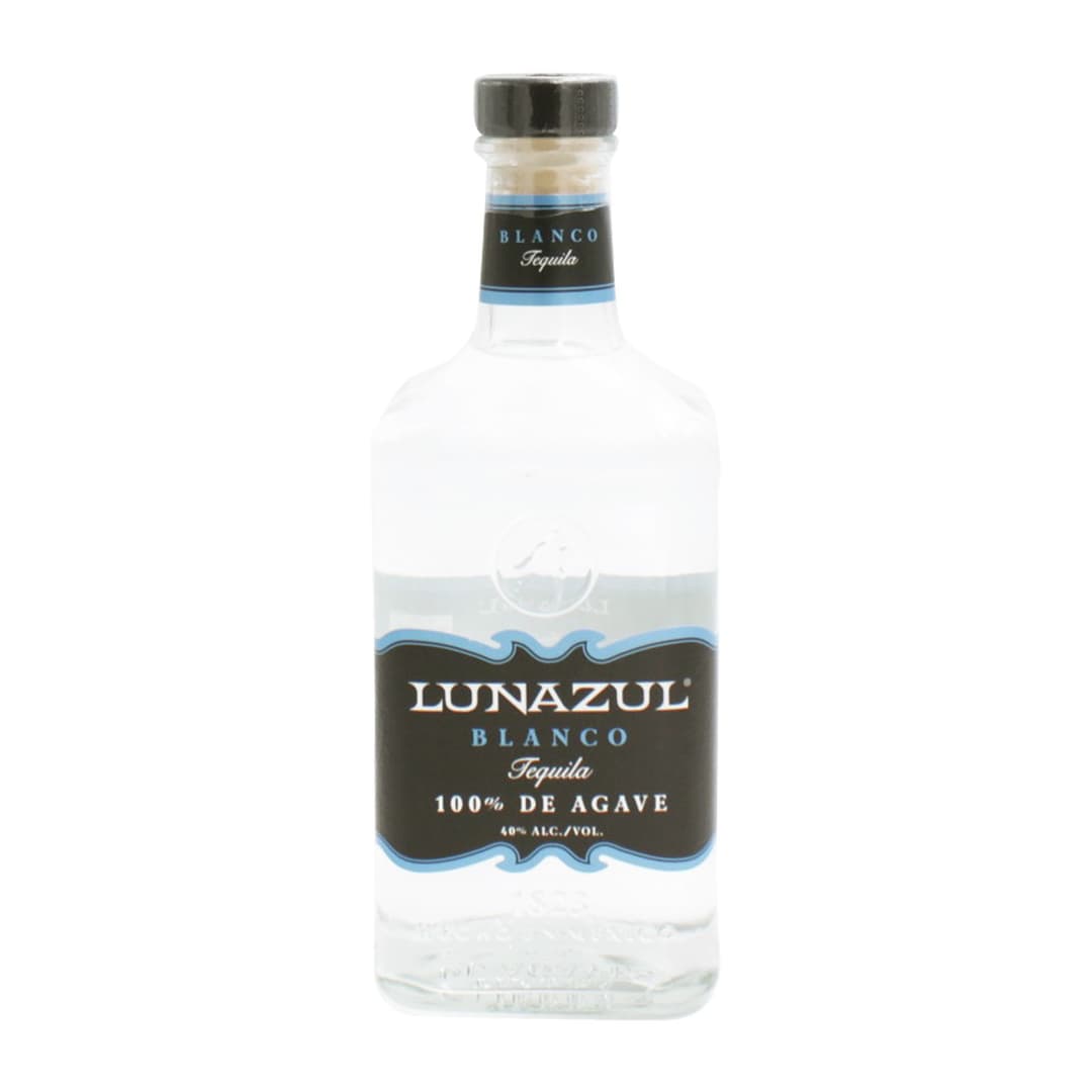 Lunazul Blanco : Purely unaged, perfect for sipping neat or mixing in cocktails, exceptionally smooth and balanced with crystal-clear color and a platinum cast.