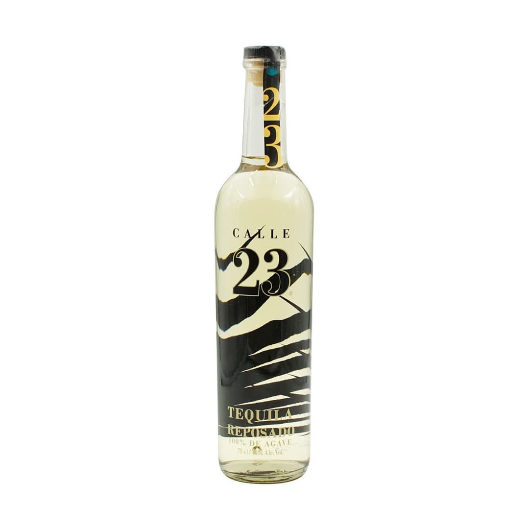 Calle 23 Tequila Reposado : Double distilled in traditional pot stills. Rested in ex Bourbon oak casks for 8 months, to achieve a well balanced tequila reflecting a subtle balance between Agave and wood spices, without losing its freshness.