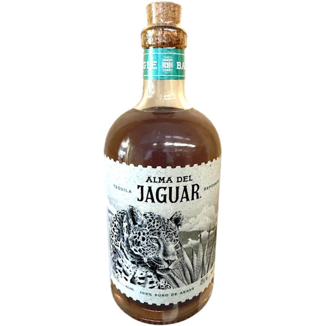 Alma del Jaguar Reposado : 100% Blue Weber Agave tequila, unfiltered and hand-bottled at the Feliciano Vivanco Distillery in Arandas, Jalisco. Aged two months in American oak and one month in French oak, it combines authenticity, sustainability, and a mission to protect wild jaguars.