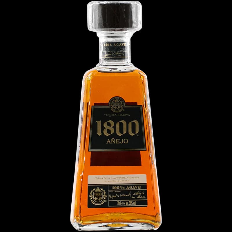 1800 Tequila Añejo : Cette tequila est produite à partir de 100% d'agave bleue. Elle est vieillie dans de petits fûts de chêne pendant plus d'un an avant d'être embouteillée.